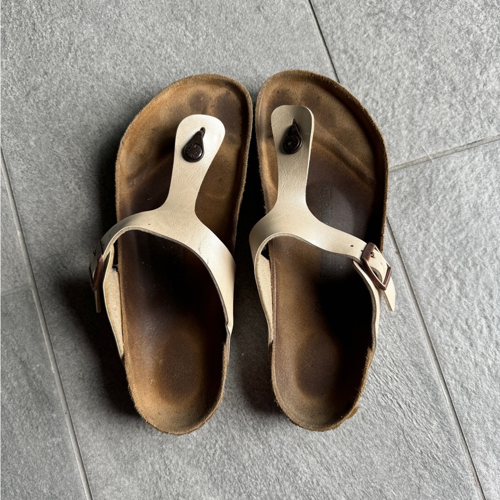 Birkenstock Gizeh Birko-Flor Women’s size 42 (11-11.5), color “Pearl White”